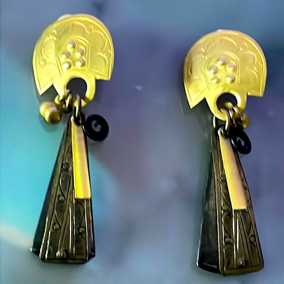 Gold Dangle Earring Pair - Picture 4 of 8